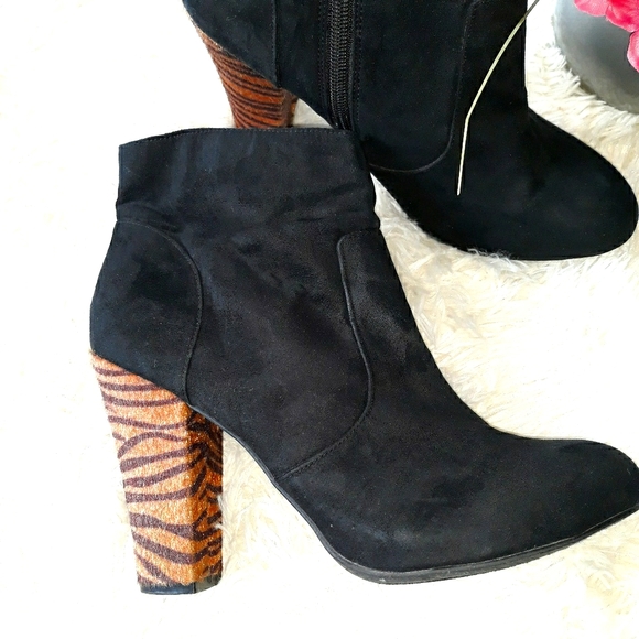 Guess Black Booties with Animal Print Heel - Picture 3 of 7